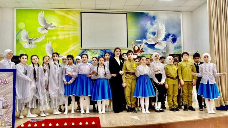 Классный час на тему «Блокады чёрное кольцо развеял гром салюта».
